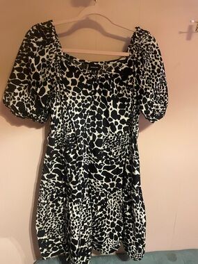 Who What Wear Black and White Animal Print Top